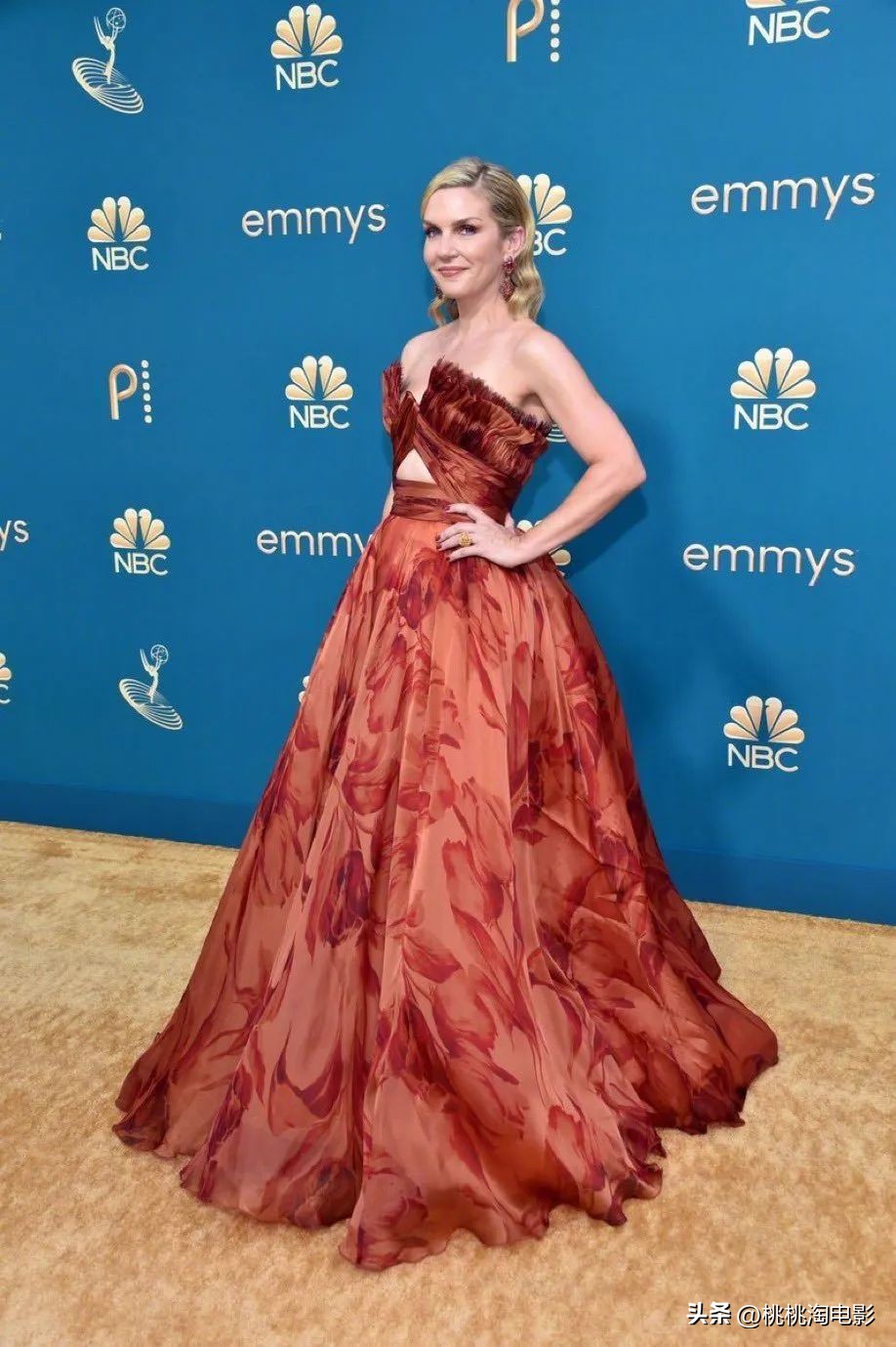 艾美奖红毯明星大比拼，赞达亚二封视后，李政宰携女友出席