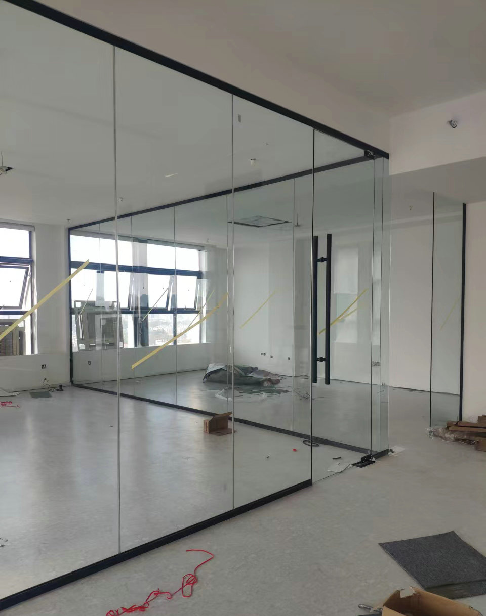 玻璃隔断用什么铝合金型材,隔断铝型材一平多少公斤