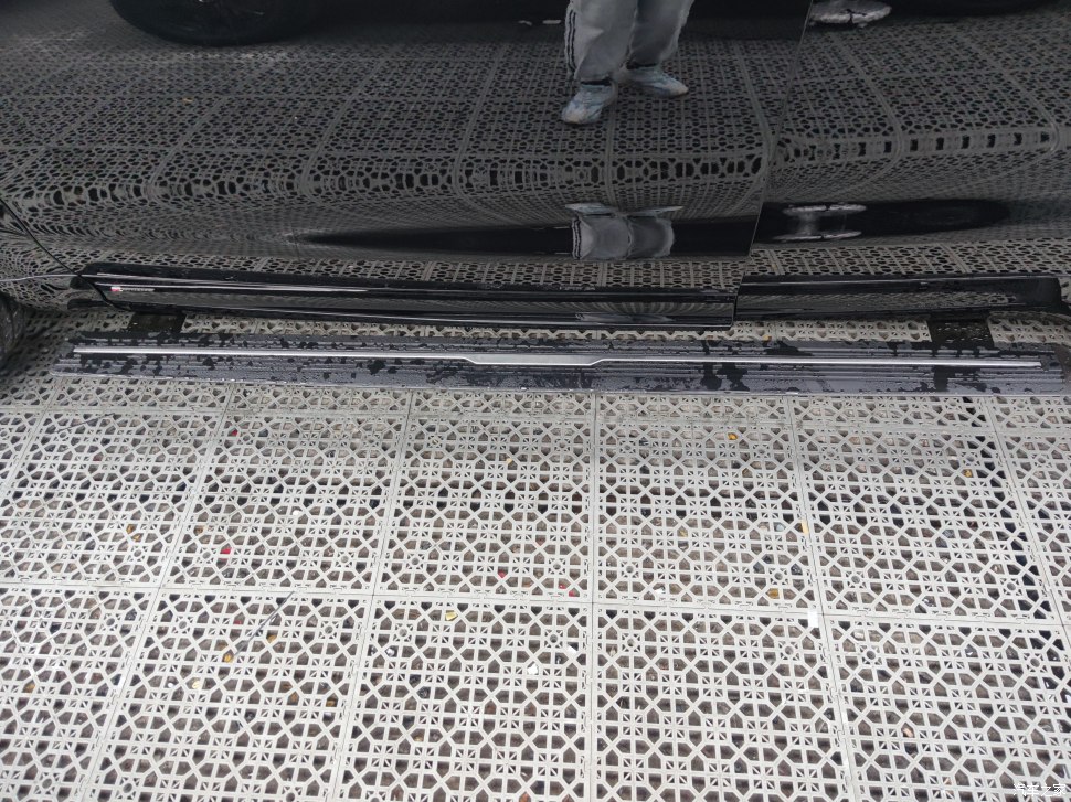 20款路虎发现5安装电动踏板,路虎发现5踏板改装过程