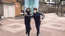 女友刚洗完澡该怎么回复,女朋友洗完澡冷得很该怎么回复