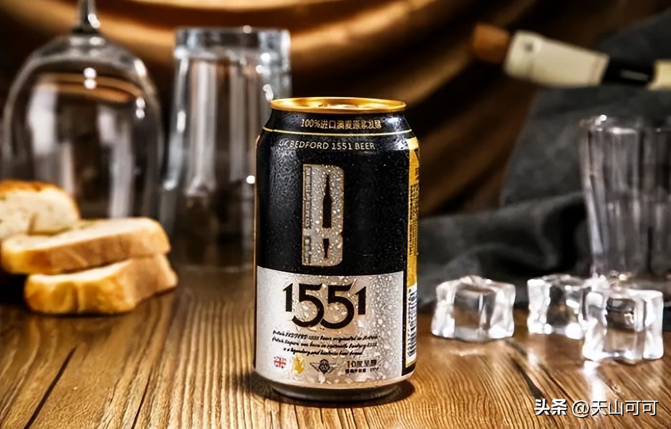 啤酒易拉罐和玻璃瓶装哪个口感好,啤酒易拉罐好还是玻璃瓶装的酒好