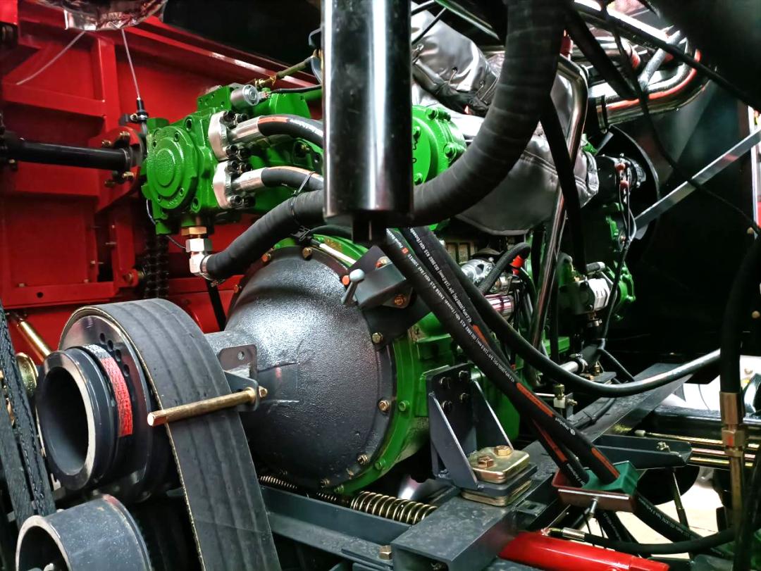 最新款三行玉米收获机,3万左右的玉米收获机