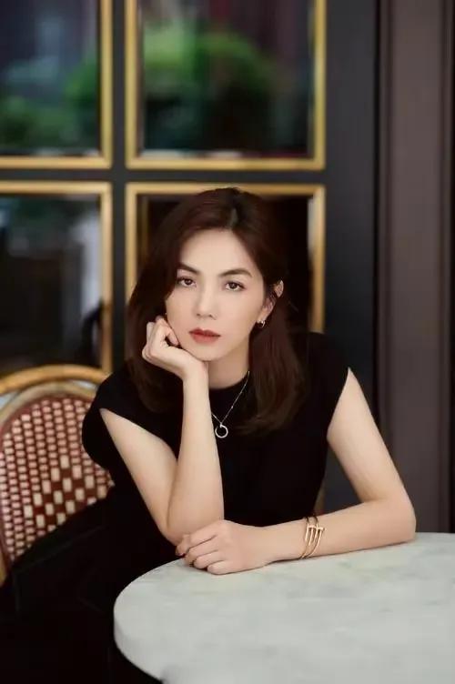 ella陈嘉桦恋人未满初舞台完整版,陈嘉桦浪姐4首秀舞台