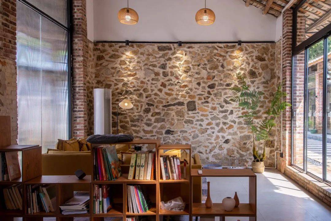 逃离考研考公985大学生疫情后开民宿从投资百万到负债累累