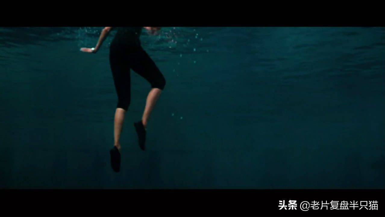 深海电影细思极恐细节,潜入海底一万米深海恐惧症
