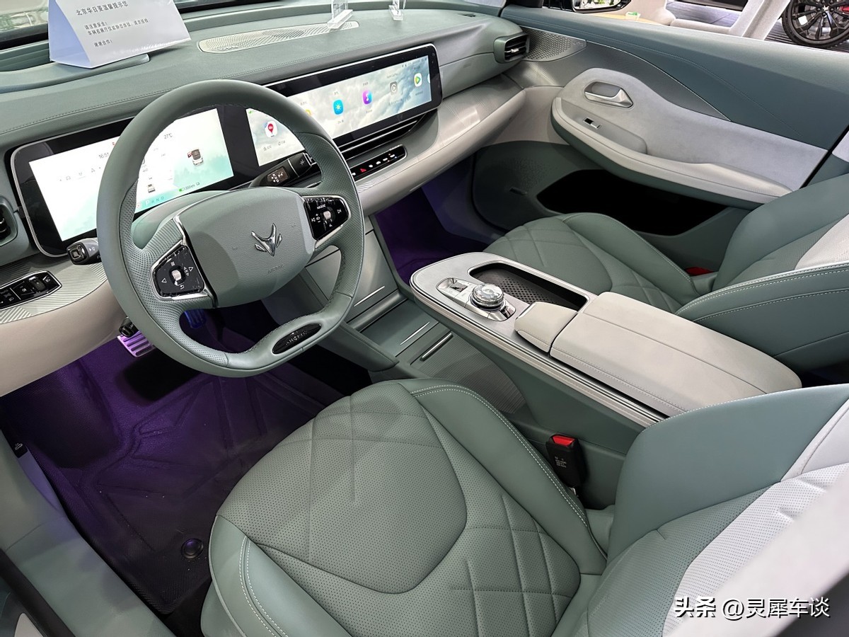 23款极狐阿尔法s森林版云雾灰,23款极狐阿尔法s森林续航