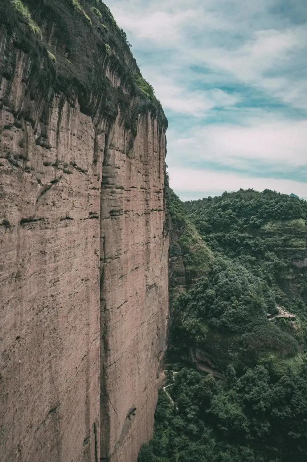 閭ｄ簺鍑勭編涓旀劅浜虹殑绁炶瘽浼犺,涓浗绁炶瘽涓殑涓栧妗冩簮
