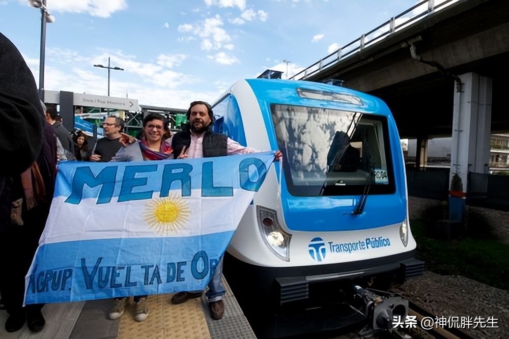 内卷式竞争差点扼杀中国高铁？南北车激烈内斗，曾让韩国乐开了花