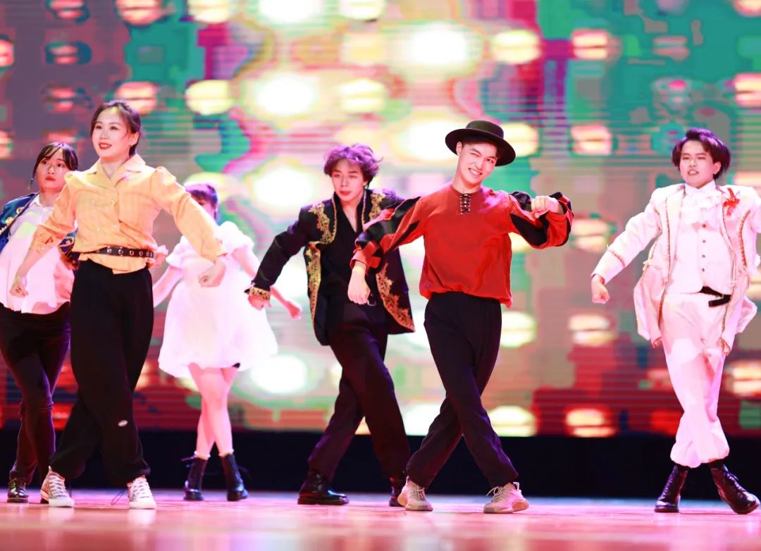 浠婂鑸炲姩,浠婂鑸炶捣鏉ュ箍鍦鸿垶