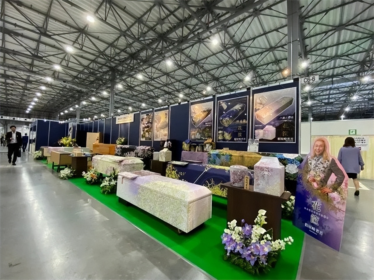 中国火葬场的棺材 (中国火葬场骨灰盒)