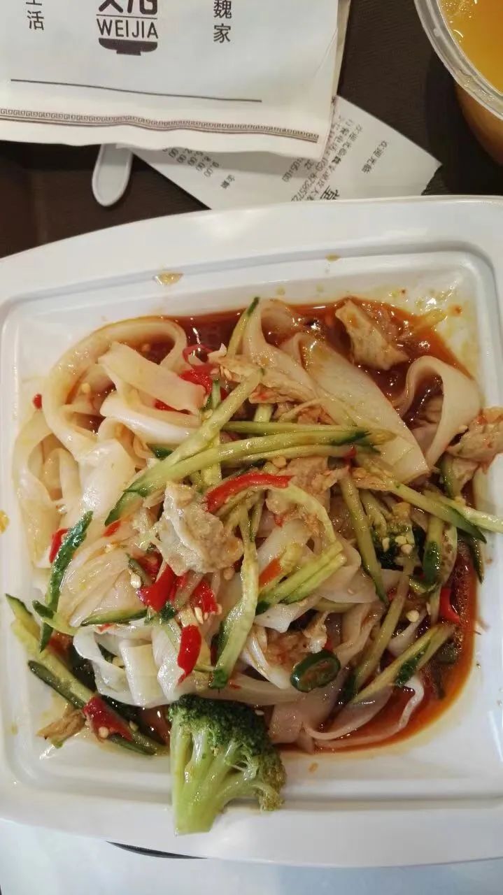 忍无可忍！知名连锁餐饮品牌“硬刚”美团，100多家门店下架外卖