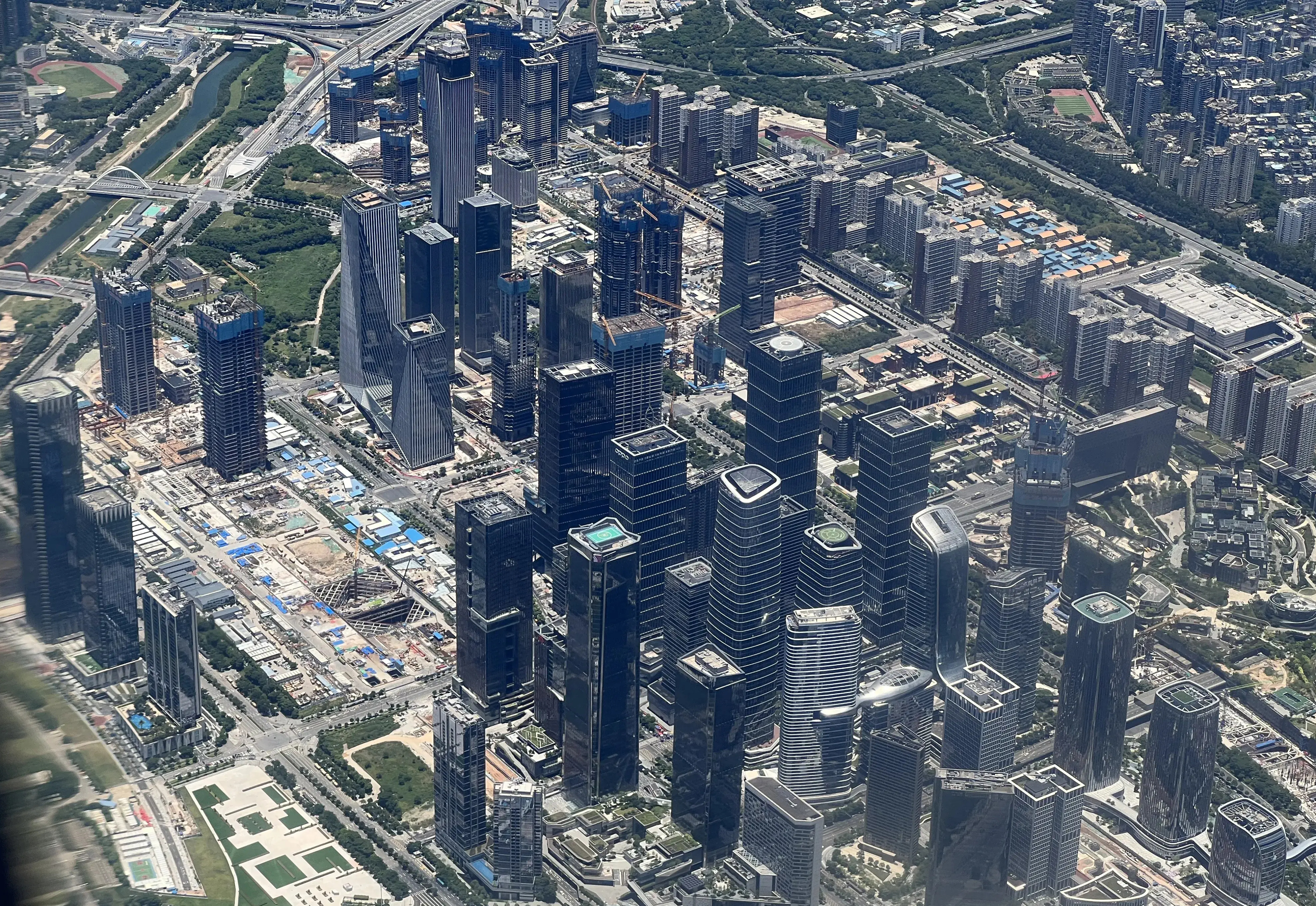 大连发展机遇与挑战并存,经济差距太大怎么赢