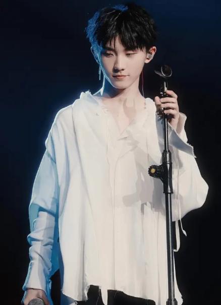 马嘉祺高考前说自己是学霸的视频,马嘉祺艺考成绩公布