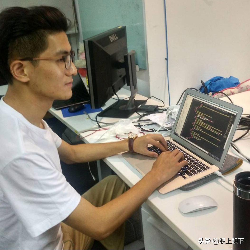 深圳22岁打工妹辞职考程序员后薪水比工厂还低，揭秘五种职业内幕