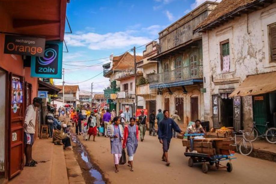 广西“上林帮”非洲淘金记：为钱殊死搏斗，常备200克金子保命