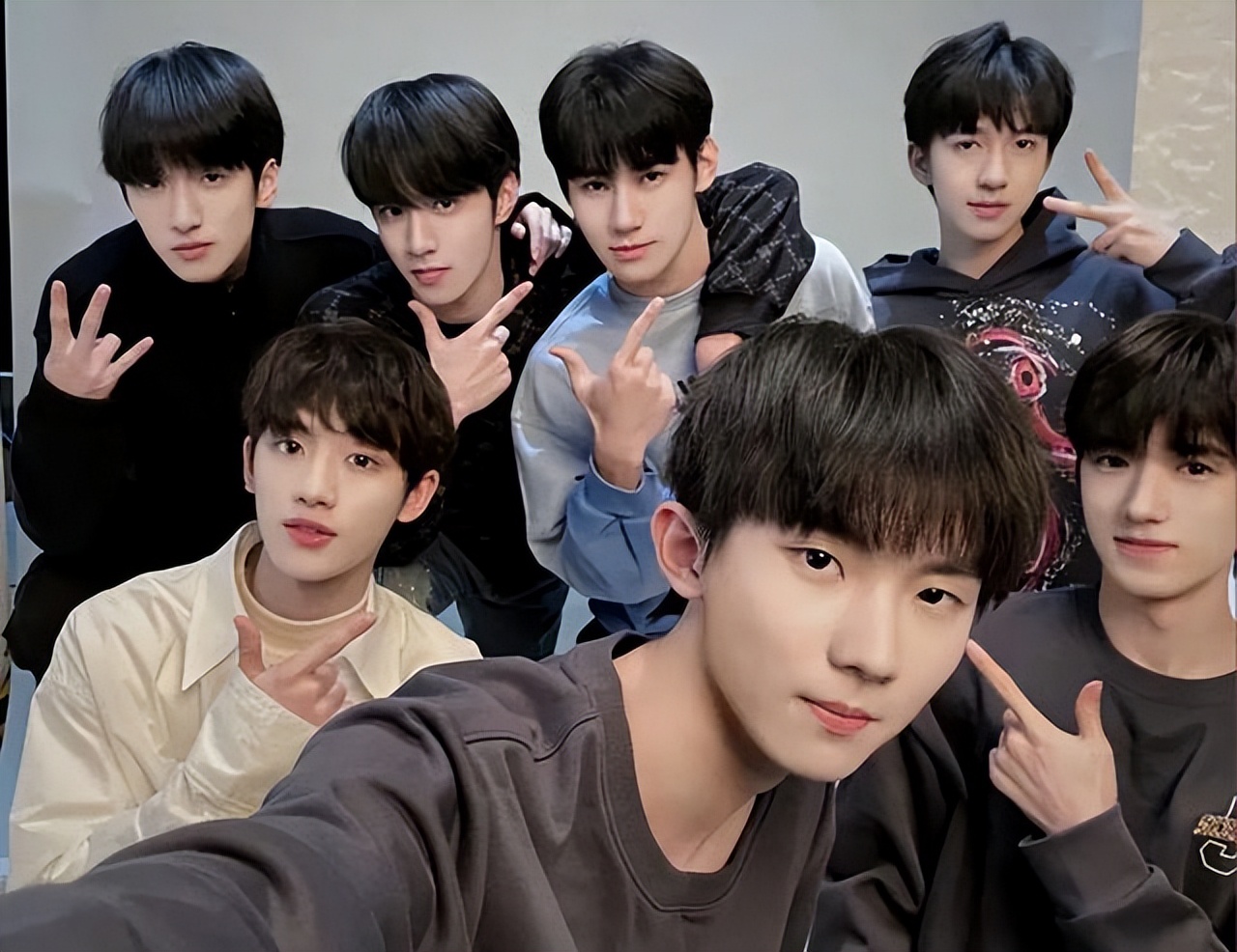 全员加速中：16位嘉宾，时代少年团7人，这阵容没有想看的欲望？