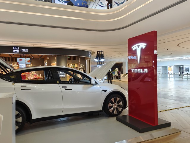 电动车汽车电池寿命一般多长,特斯拉电动车电池寿命一般多长