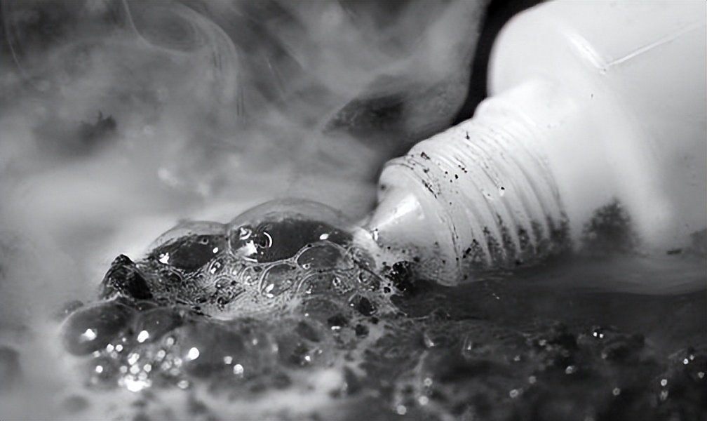 硫酸为啥能腐蚀任何物体,硫酸的威力有什么可怕之处