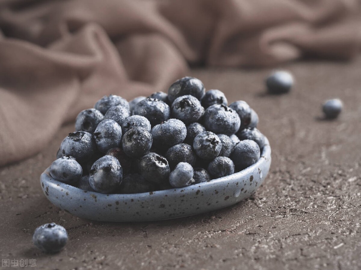 眼睛布满血丝酸痛怎么办,眼睛酸痛红血丝眼屎多