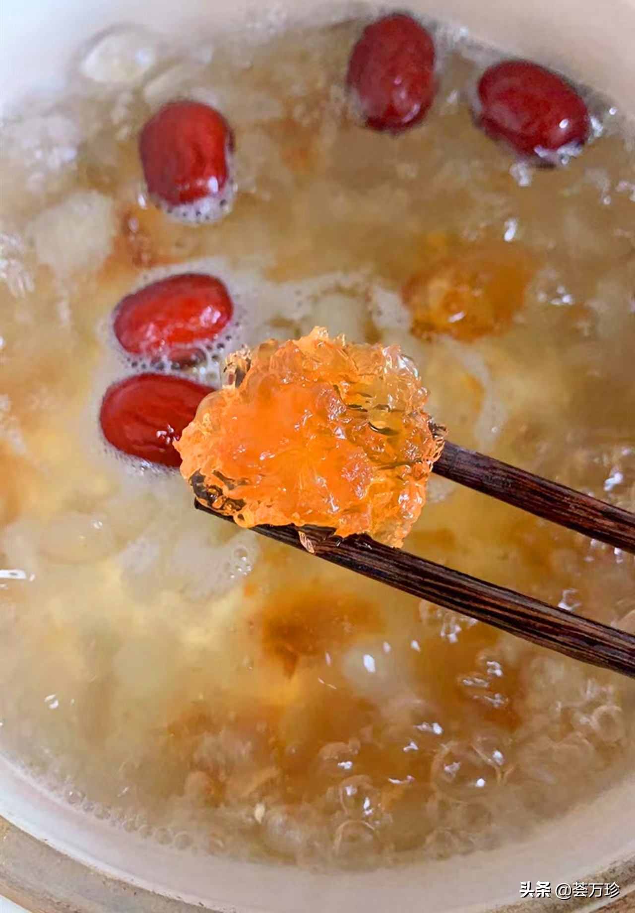 养颜羹桃胶皂角米雪燕,桃胶皂角米雪燕羹的营养价值