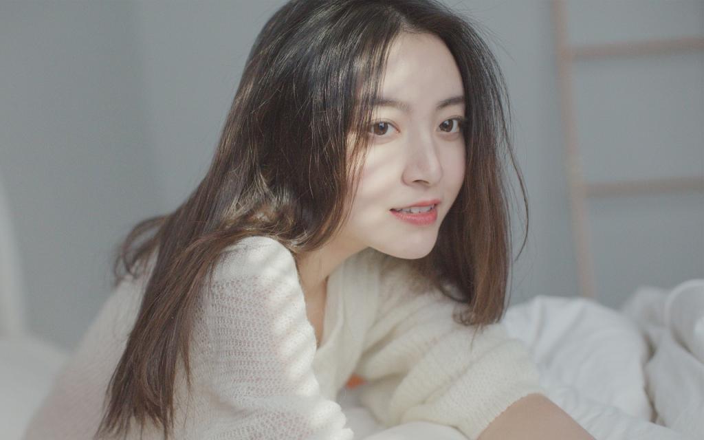 初次加女生微信应该怎么打招呼,第一次加女生微信聊天怎么打招呼