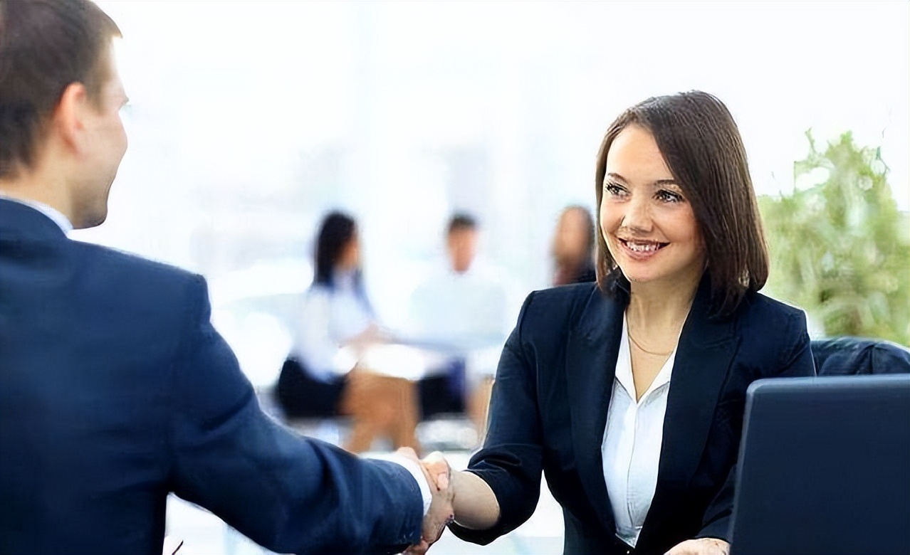 面试同事找你借200元不还,面试题有人欠你2000元迟迟不还