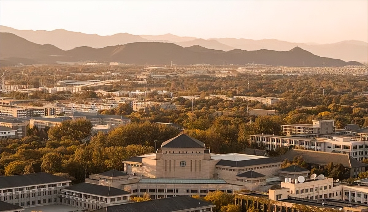 中国最自由的大学,是它。