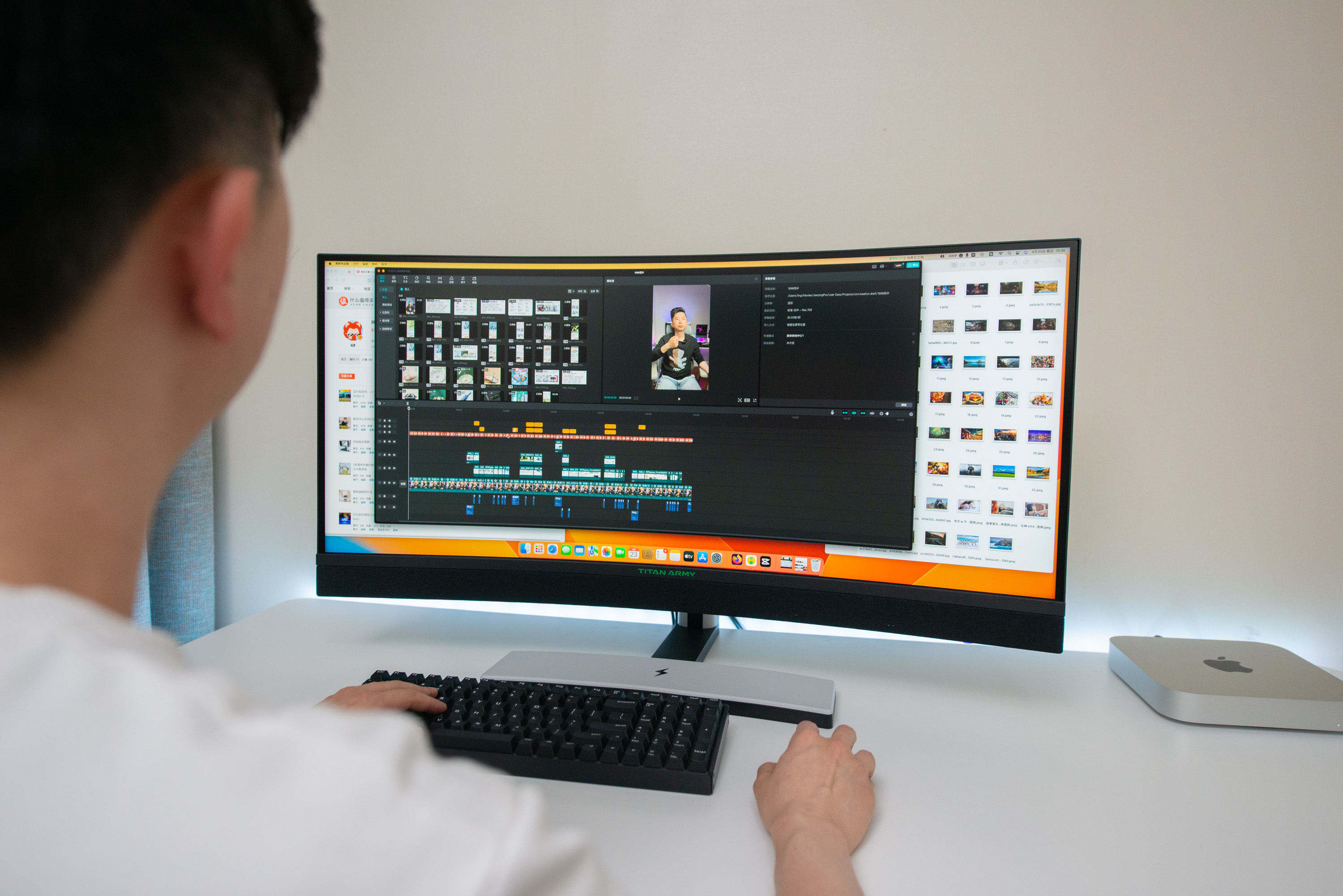 带扬声器和麦克风的显示器,带喇叭和麦克风的显示器