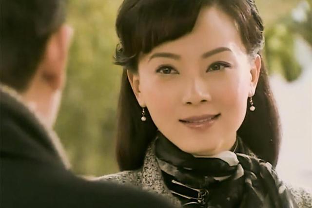 睡楼梯，啃馒头，攒钱给男友买28年的生日礼物，结局早已注定