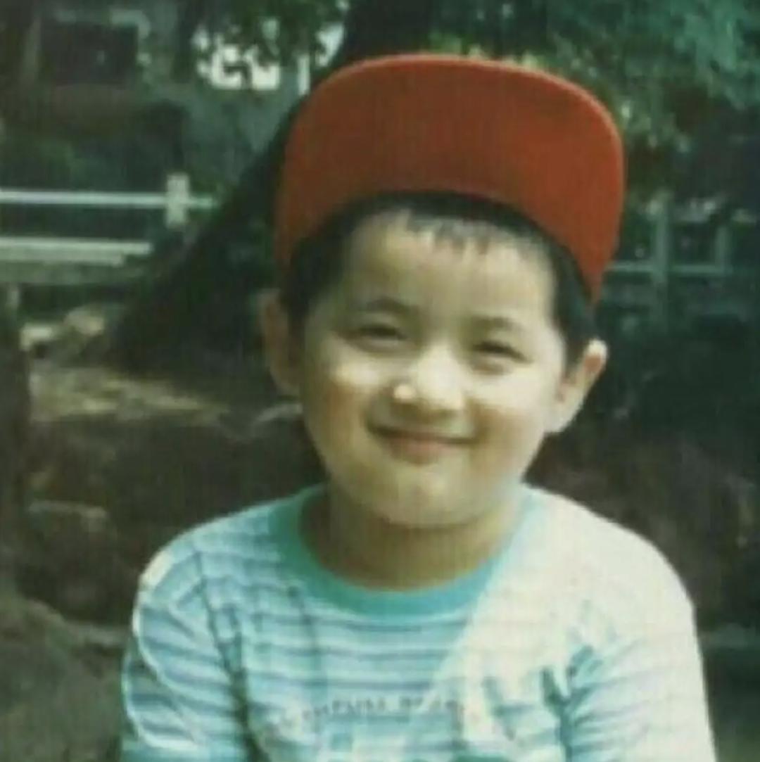 胡歌消失三个月后发的一条微博,40岁的胡歌能有多迷人