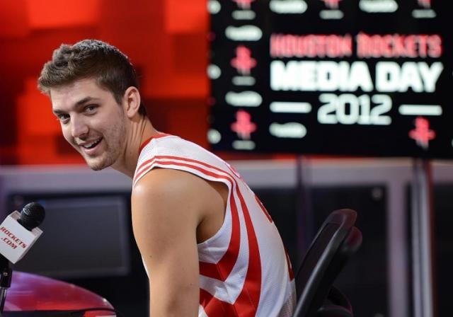 足协开出100个罚单,足协发放600万的赢球奖金