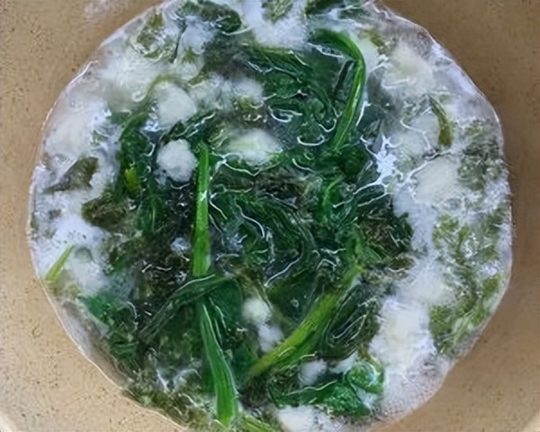 老人摔倒骨折后应该注意什么,老人摔一跤就骨折了吃点啥肉