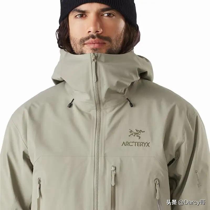 冲锋衣棉服羽绒服比较,加厚保暖羽绒服三合一冲锋衣