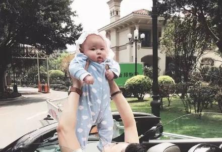 吉林女孩重金50万国外购买精子，生下混血宝宝，网友质疑：真恶心