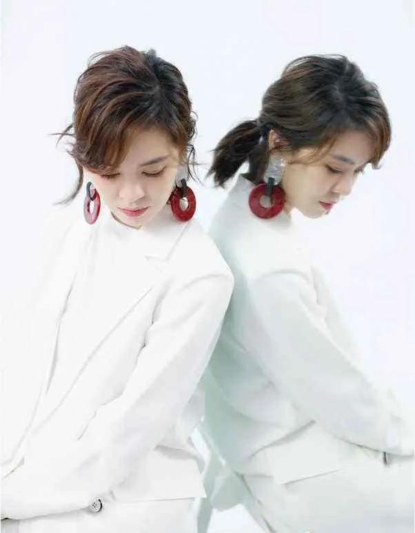 演员演艺圈红不起来上综艺却火了,出道10年的女歌手被力捧却没有火