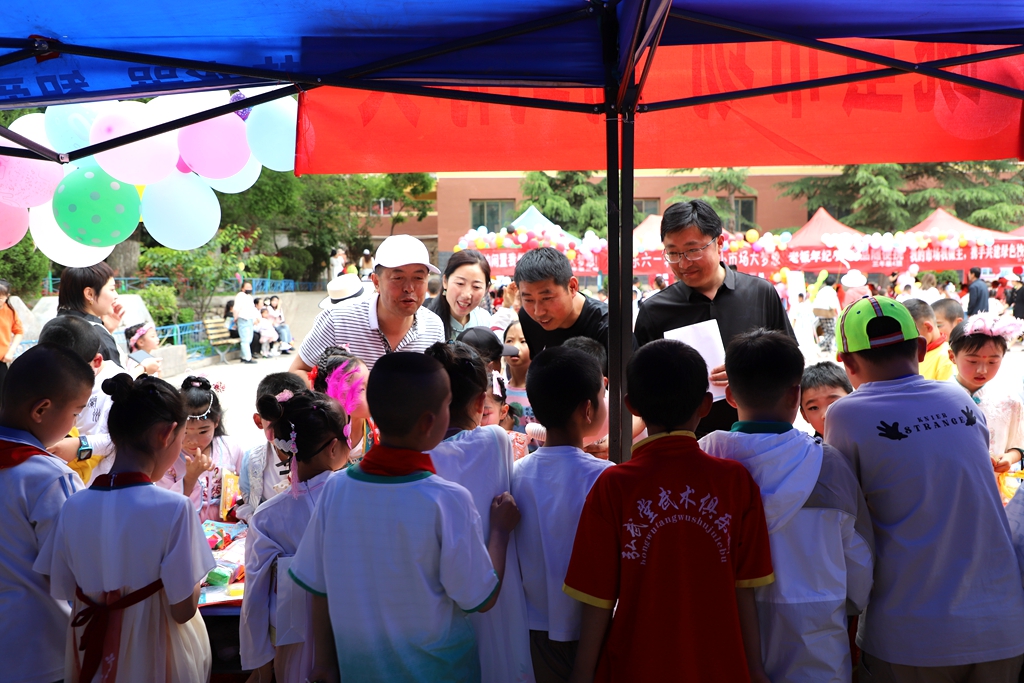 城关小学一年级跳蚤市场,跳蚤市场小学卖乒乓球