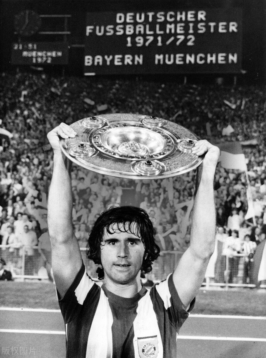 足坛公认的历史地位,足坛历史地位排名谁评判的