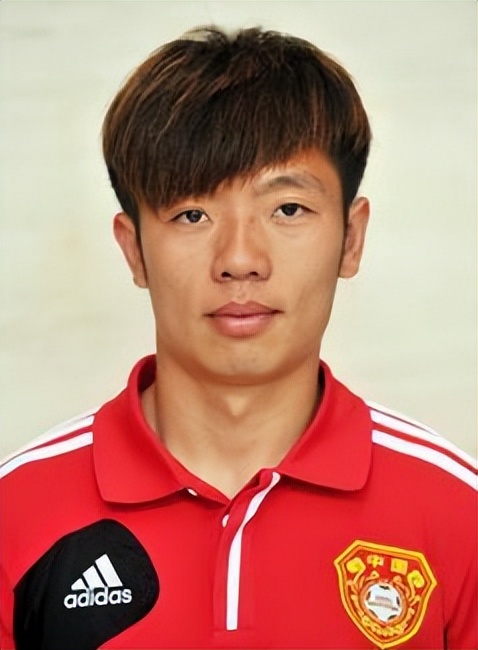 中国现役十大足球球员,中国现役十大足球运动员