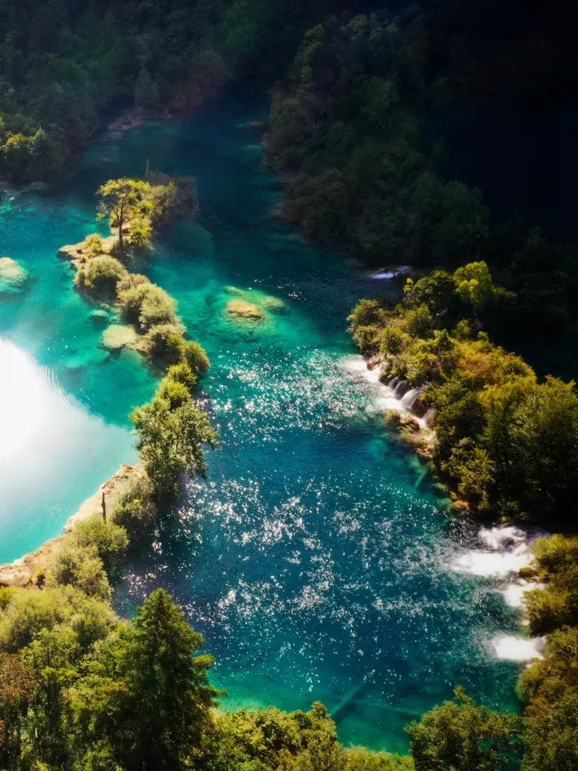 夏季旅游避暑旅行攻略大全,8月避暑旅游最佳地方国内3-5天