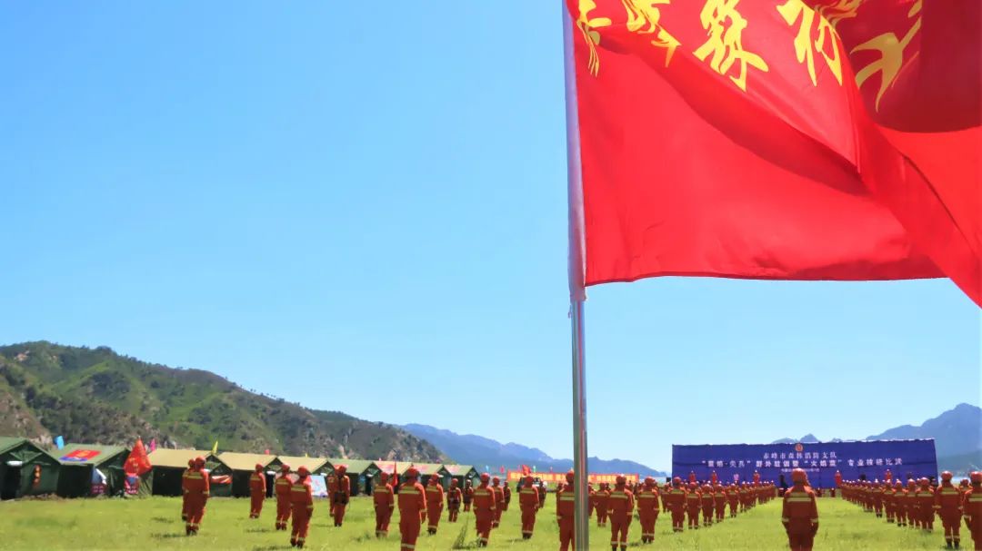 野外驻训丨三尺讲台论剑“四会”政治教员比武风起云涌