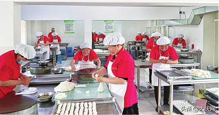 女强人带领农村人创业,女强人带村民致富