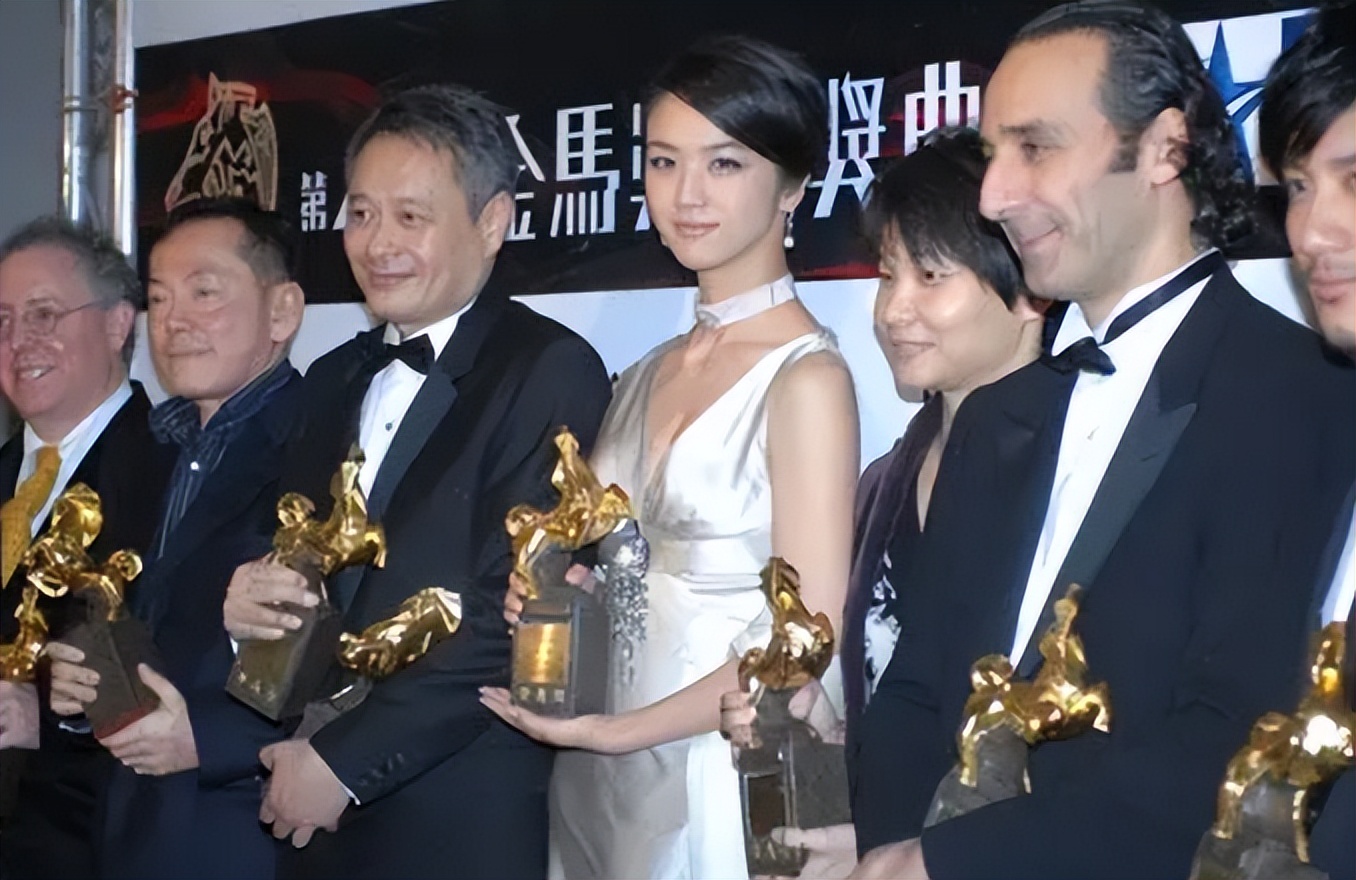 《色戒》的真相：汤唯曾承认和梁朝伟来真的，他很专业，不需替身