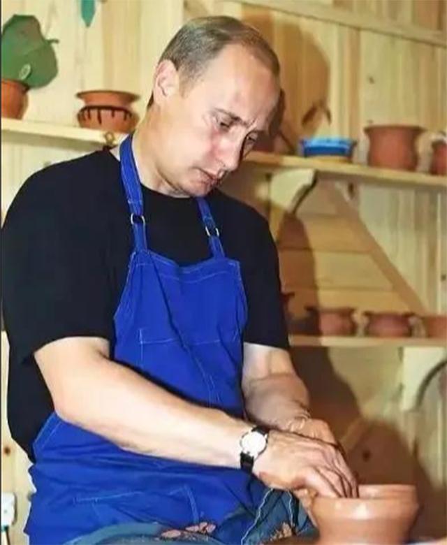 普京出任总统当晚视频,普京当选总统后流泪讲话视频