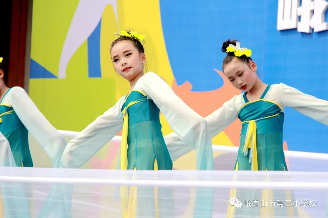 峨眉三小六一儿童节活动,艺展风采2019