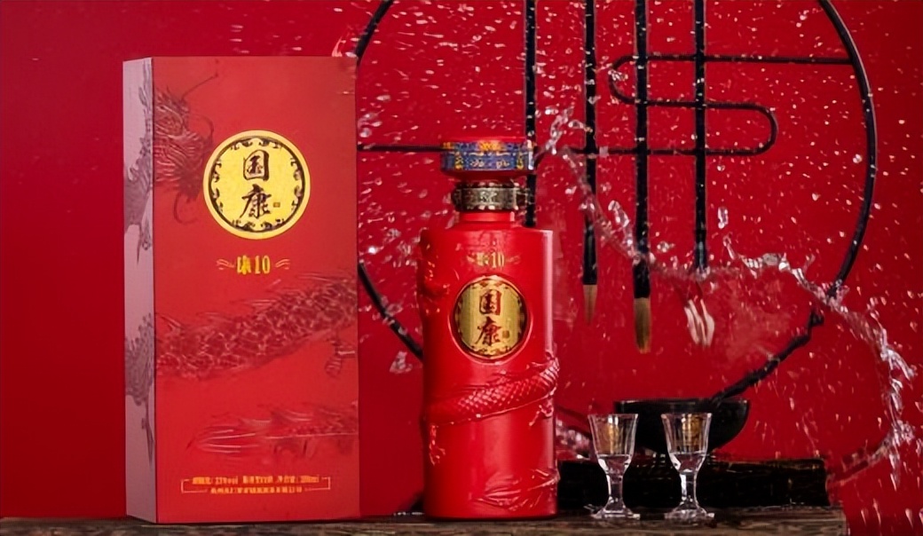 今日行情口粮酒剑南春浓香型白酒,好喝的小瓶的光瓶口粮酒剑南春