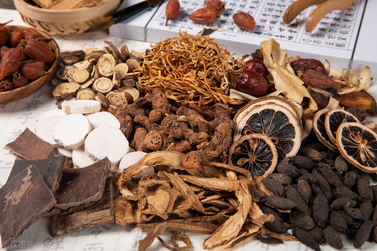 频繁喝酒引发排尿困难、尿痛？中医经验：对症调理湿热型前列腺炎