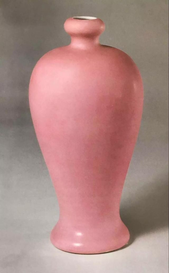 康熙时期红釉瓶图片,淡描青花瓷器鉴定