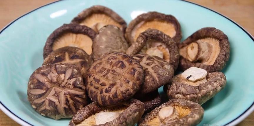 疫情下储存什么食物比较好,疫情特殊时期应备常用药