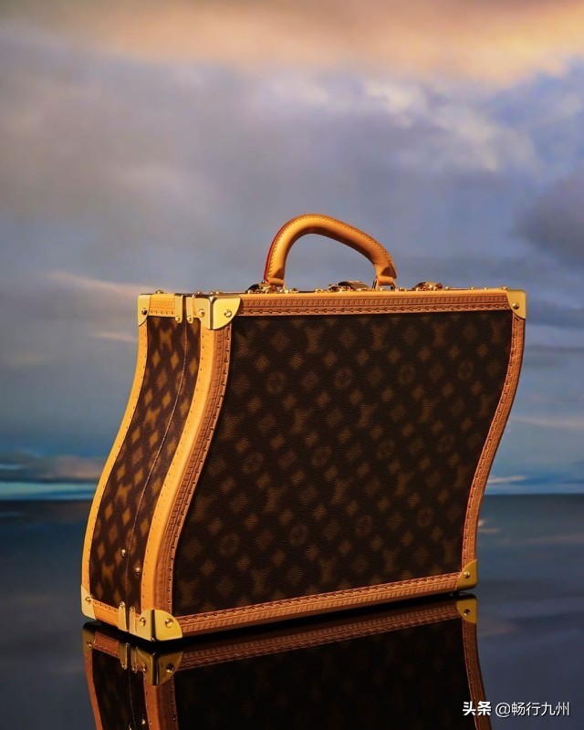 路易威登2024早秋男装秀宣传图,路易威登lv2022春季新款时装秀