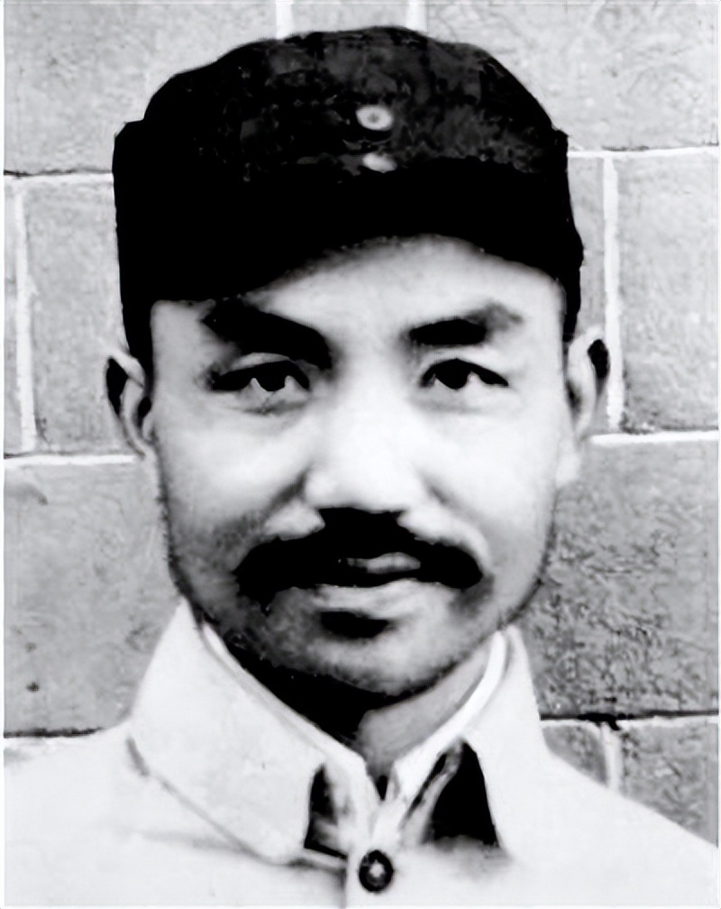 红军进攻被联络员叫停，团长大骂：他是叛徒